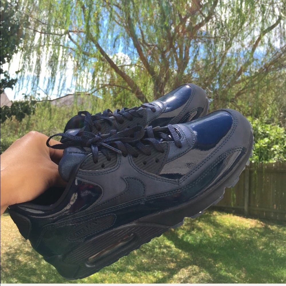 Nike air maxes